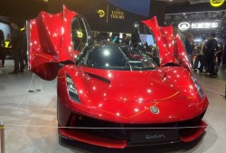 最贵的几款新车都在这里了｜2025上海车展|界面新闻 · 汽车